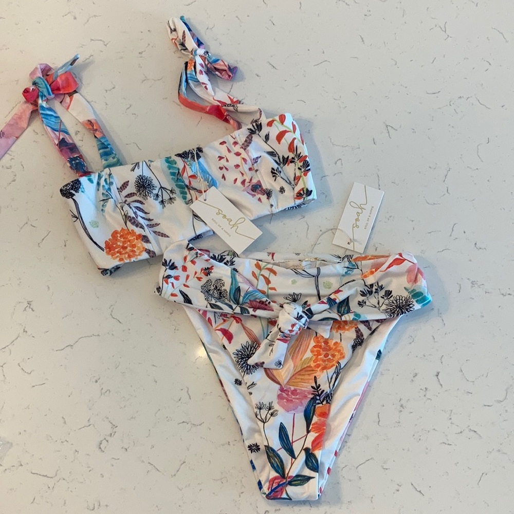 NWT Soah Two-Piece Swimsuit, size Small